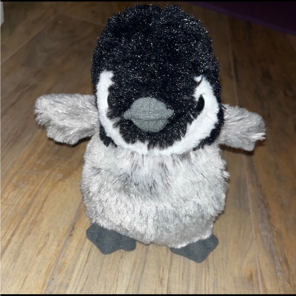 Small penguin stuffed animal - Picture 1 of 2